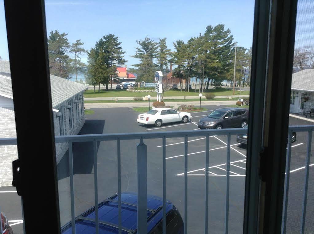 Lighthouse View Motel Mackinaw City Exterior foto